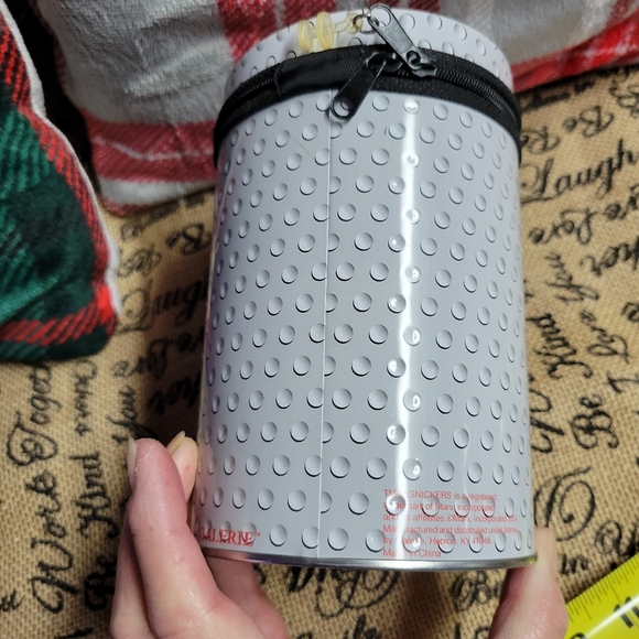 Vintage 2004 snickers golf zipper tin very cute used condition - Picture 7 of 9